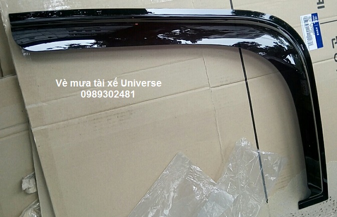 Vè mưa tài xế xe Universe