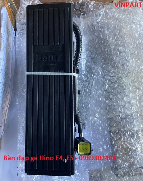 BÀN ĐẠP GA XE KHÁCH HINO E4 E5