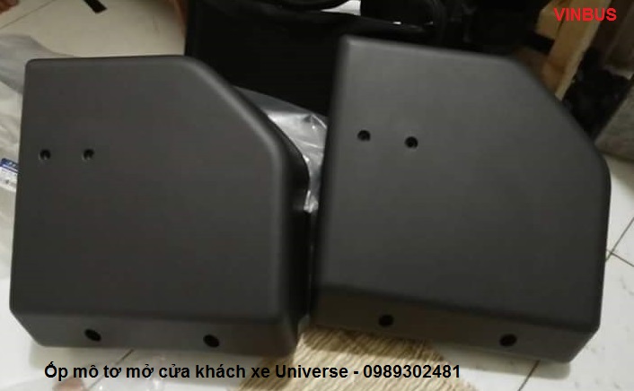 Ốp mô tơ cửa khách Universe