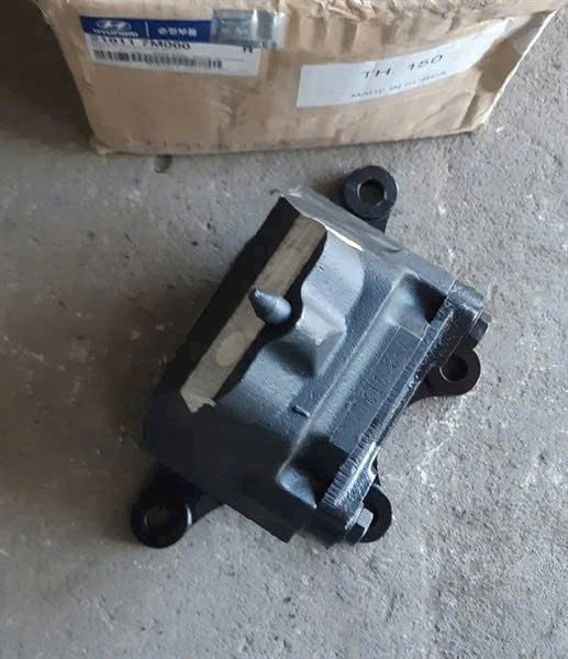 cao su chân máy đầu kéo trago