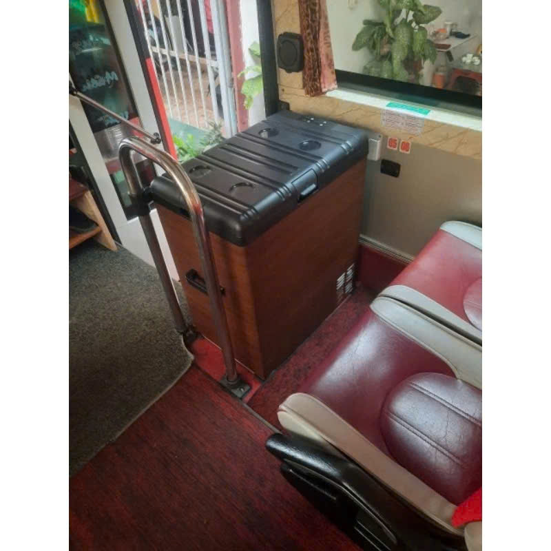 tủ lanh thich hợp lắp xe khách