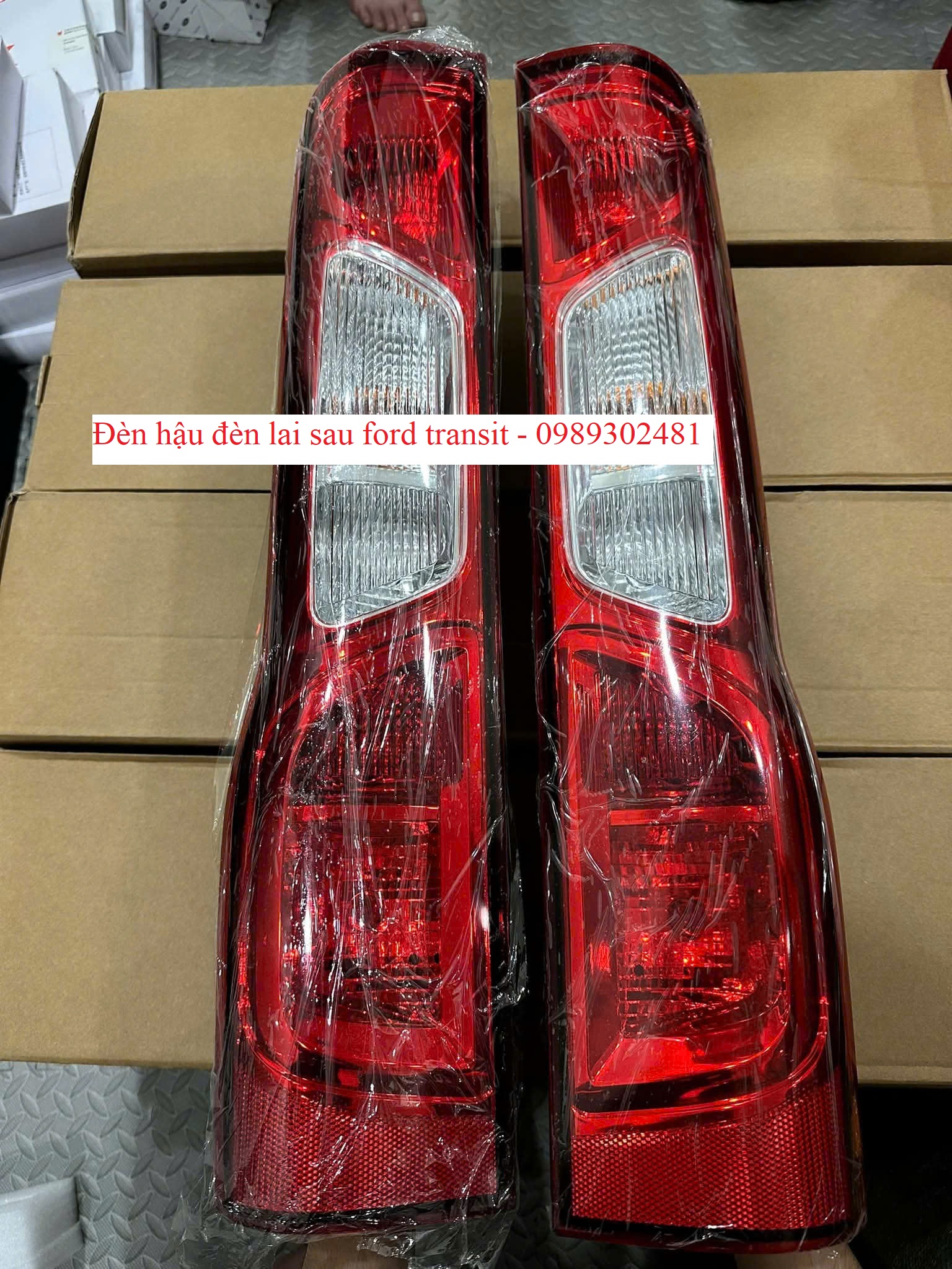 Đèn hậu đèn lai sau ford transit 