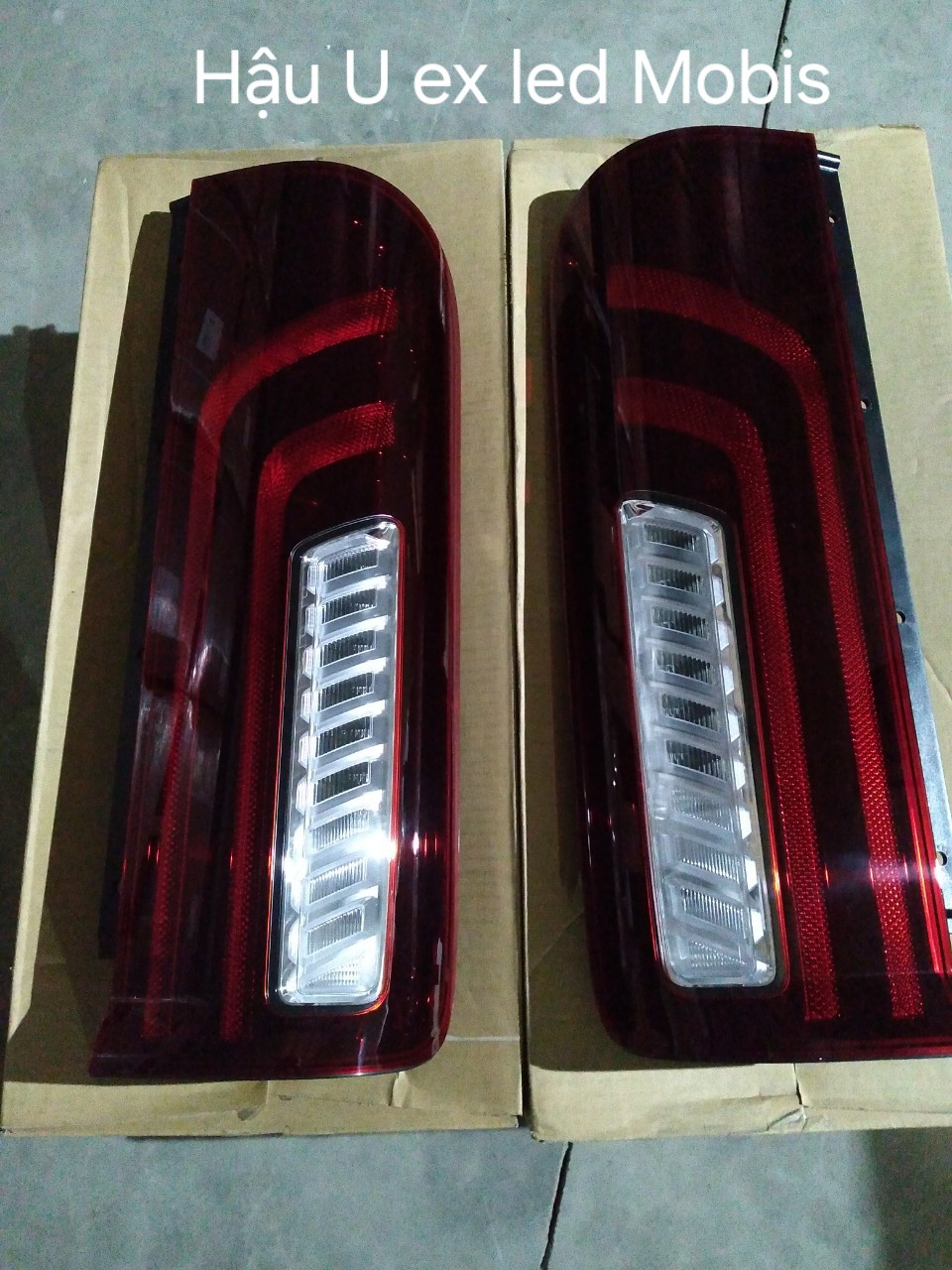 Đèn hậu Hyundai Universe EX bên trái  92401-8E000